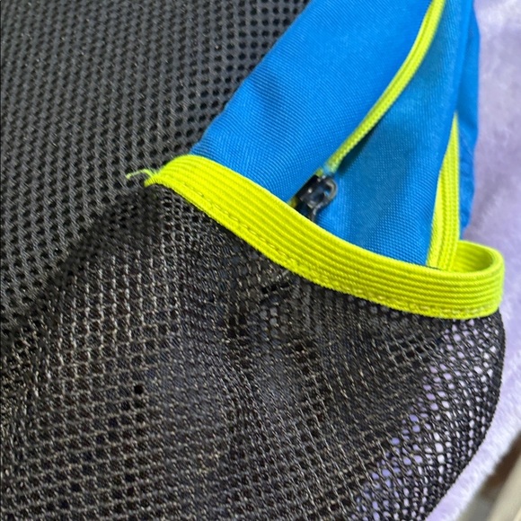 Reebok Men's Backpack in Blue and Neon Yellow - Picture 9 of 12